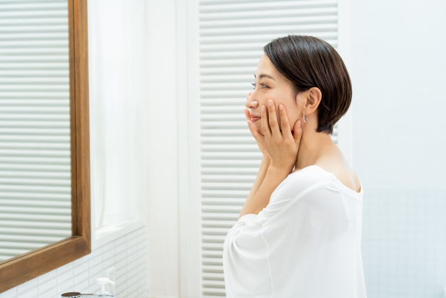 毎日鏡を見るたびに、「もう少し肌にハリがあったらな」と感じることはありませんか？ くすみ、乾燥、小じわ…。